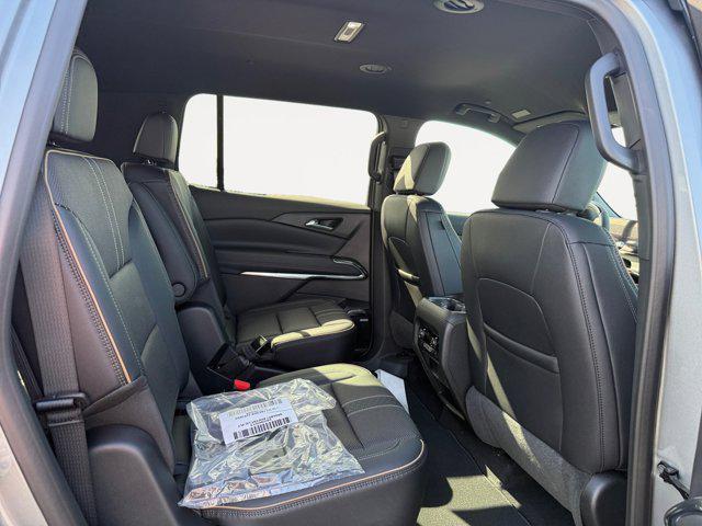new 2025 Chevrolet Traverse car, priced at $55,195