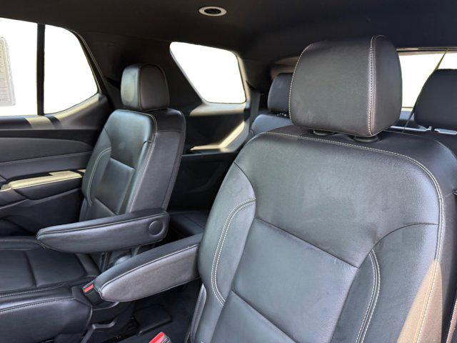 used 2022 Chevrolet Traverse car, priced at $27,999
