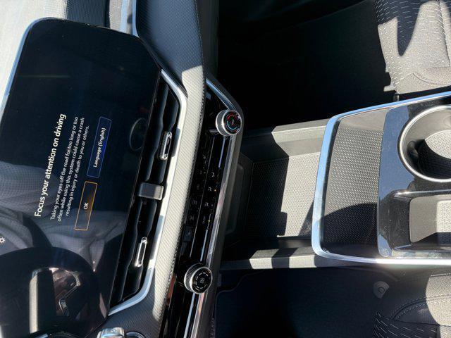 new 2025 Chevrolet Equinox car, priced at $28,495