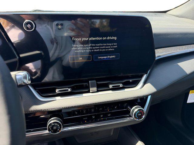 new 2025 Chevrolet Equinox car, priced at $28,495