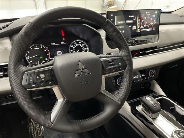 new 2025 Mitsubishi Outlander car, priced at $33,872