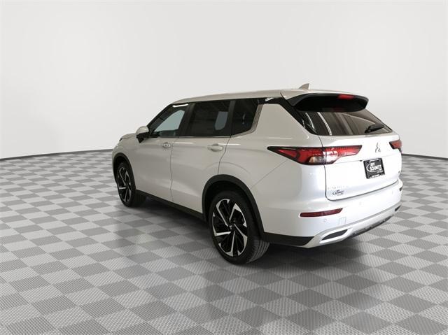 new 2024 Mitsubishi Outlander car, priced at $32,665