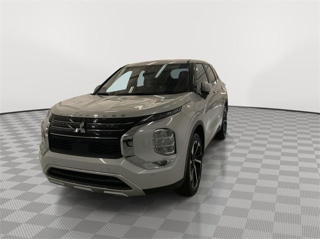 new 2024 Mitsubishi Outlander car, priced at $32,665