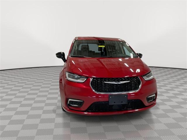 used 2024 Chrysler Pacifica car, priced at $29,167