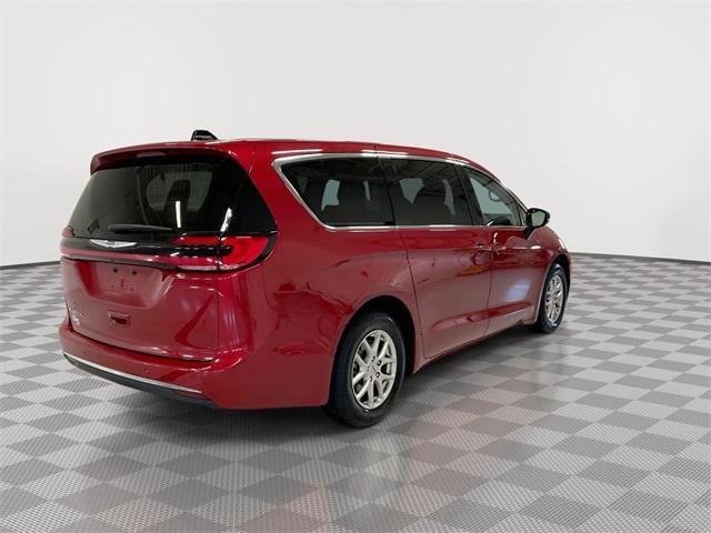 used 2024 Chrysler Pacifica car, priced at $29,167