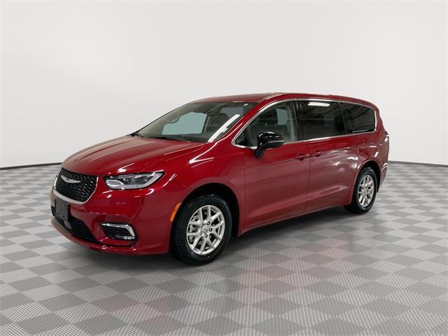 used 2024 Chrysler Pacifica car, priced at $29,167