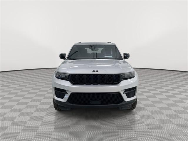 used 2024 Jeep Grand Cherokee car, priced at $31,125