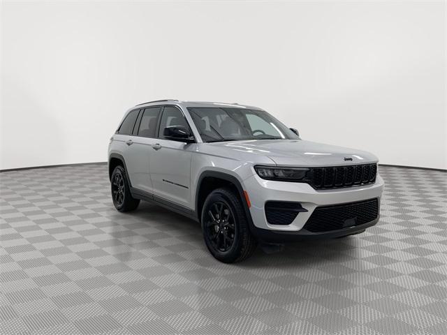 used 2024 Jeep Grand Cherokee car, priced at $31,125