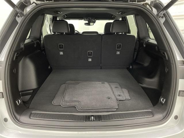 used 2024 Jeep Grand Cherokee car, priced at $31,125