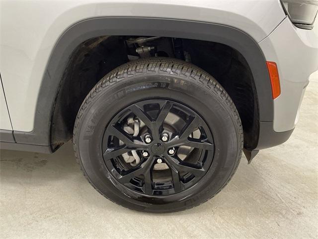 used 2024 Jeep Grand Cherokee car, priced at $31,125