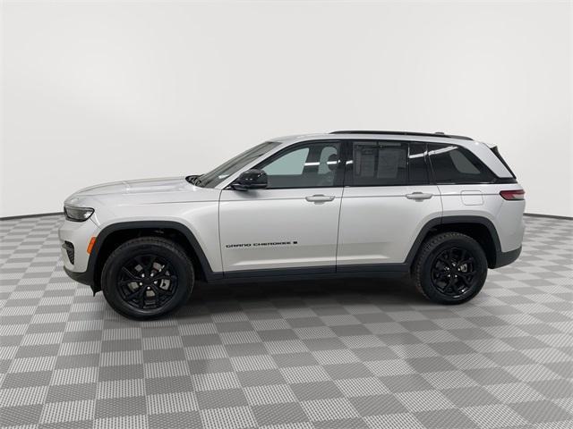 used 2024 Jeep Grand Cherokee car, priced at $31,125