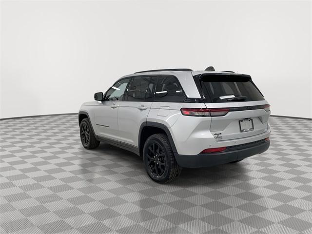 used 2024 Jeep Grand Cherokee car, priced at $31,125