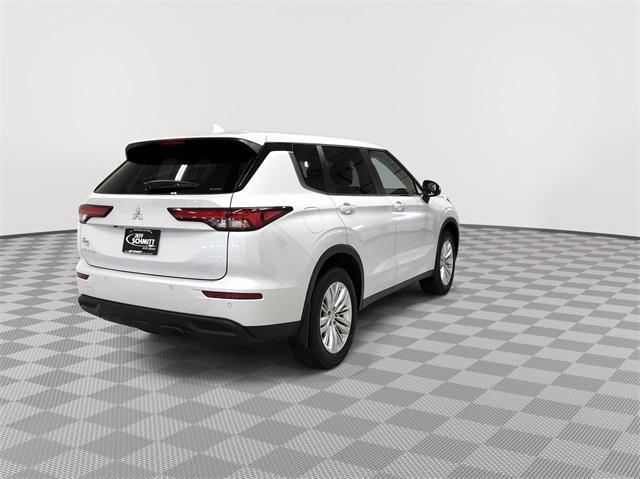 new 2024 Mitsubishi Outlander car, priced at $29,618