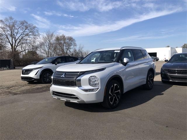 used 2024 Mitsubishi Outlander car, priced at $30,997