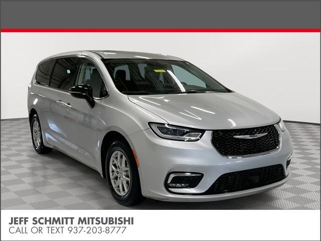 used 2024 Chrysler Pacifica car, priced at $29,267