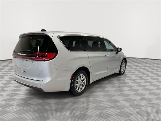 used 2024 Chrysler Pacifica car, priced at $29,267