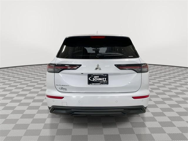 new 2025 Mitsubishi Outlander car, priced at $30,518