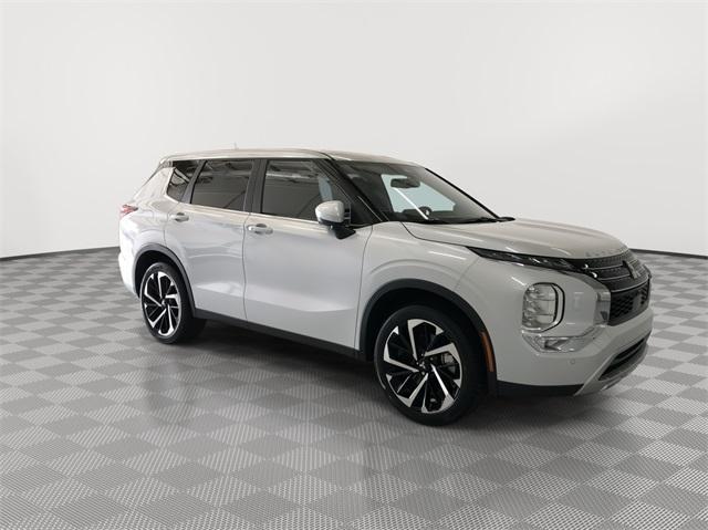 new 2024 Mitsubishi Outlander car, priced at $32,395