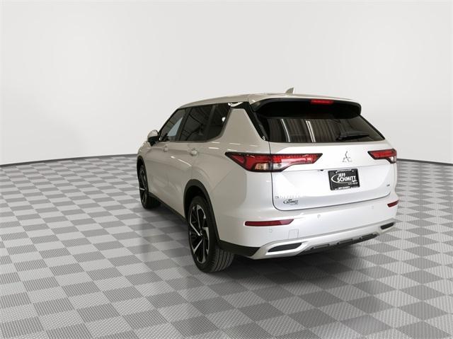 new 2024 Mitsubishi Outlander car, priced at $32,395