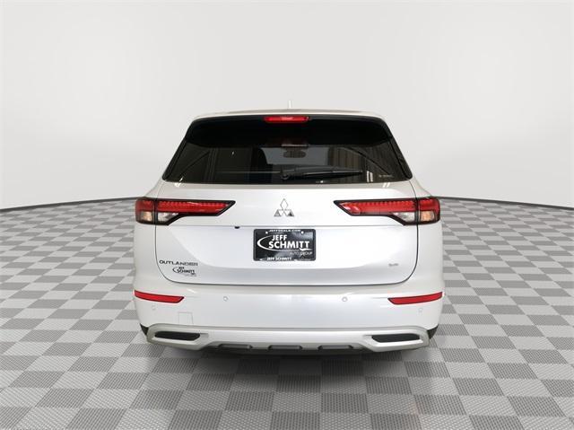 new 2024 Mitsubishi Outlander car, priced at $32,395