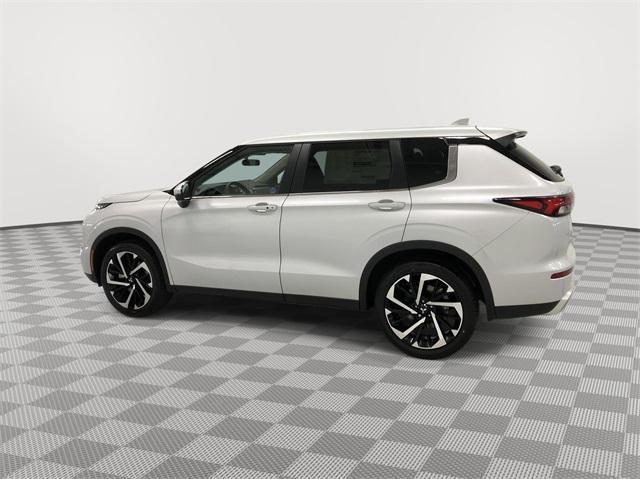 new 2024 Mitsubishi Outlander car, priced at $30,160