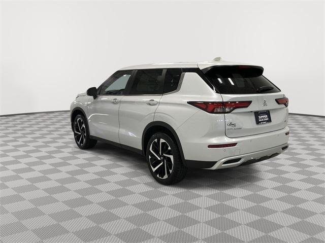 new 2024 Mitsubishi Outlander car, priced at $30,160