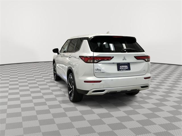 new 2024 Mitsubishi Outlander car, priced at $30,160