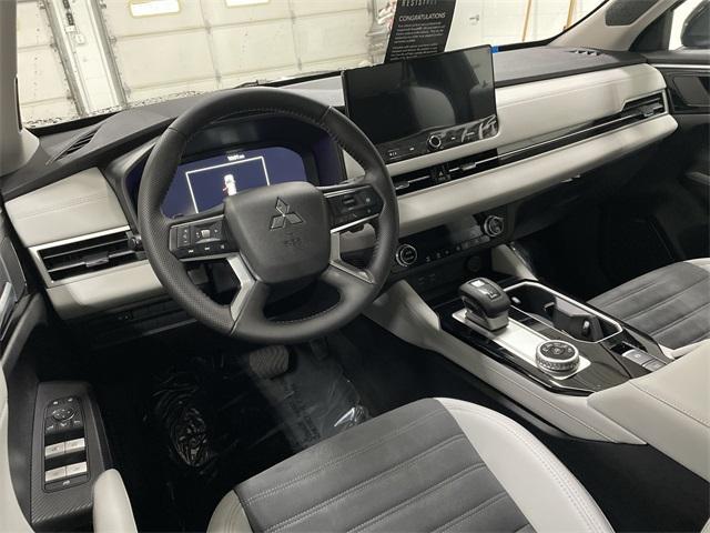 new 2025 Mitsubishi Outlander car, priced at $33,710