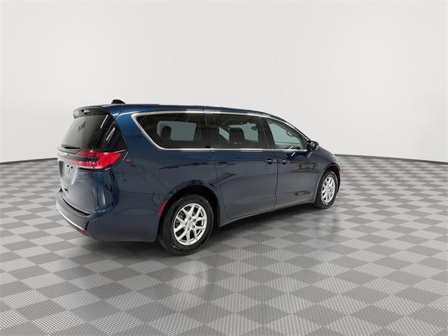 used 2024 Chrysler Pacifica car, priced at $29,567