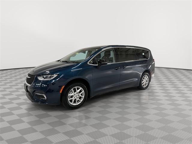 used 2024 Chrysler Pacifica car, priced at $29,567