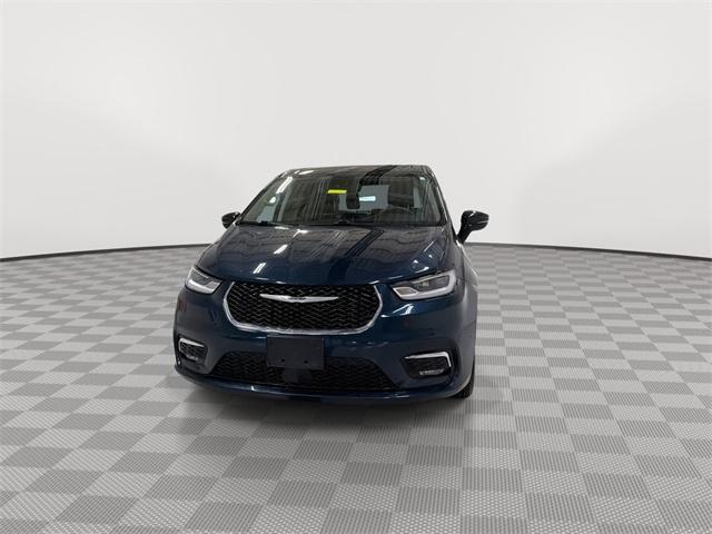 used 2024 Chrysler Pacifica car, priced at $29,567