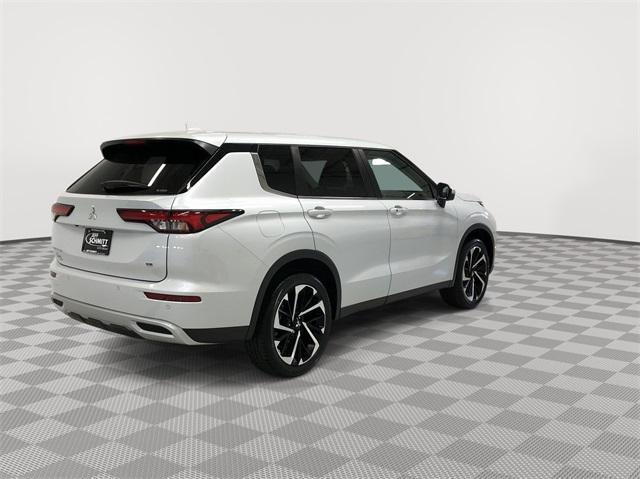 new 2024 Mitsubishi Outlander car, priced at $30,160