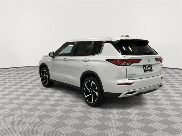 new 2024 Mitsubishi Outlander car, priced at $30,160