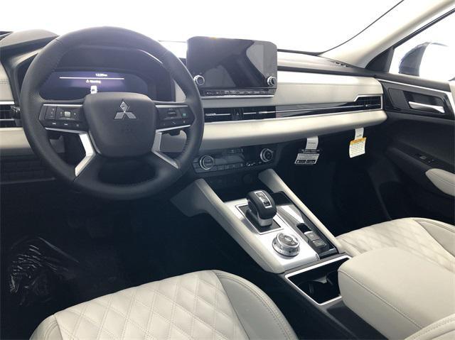 new 2024 Mitsubishi Outlander car, priced at $32,135