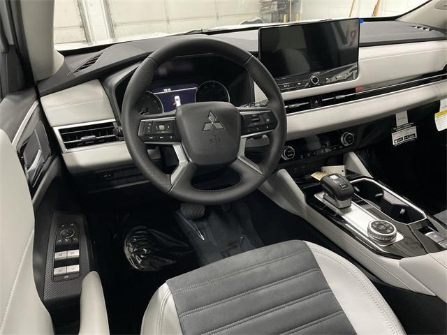 new 2025 Mitsubishi Outlander car, priced at $32,814