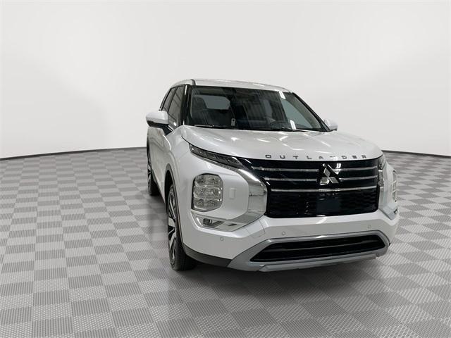 new 2025 Mitsubishi Outlander car, priced at $32,814