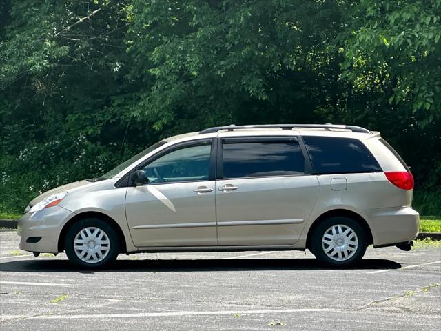 used 2009 Toyota Sienna car, priced at $6,500