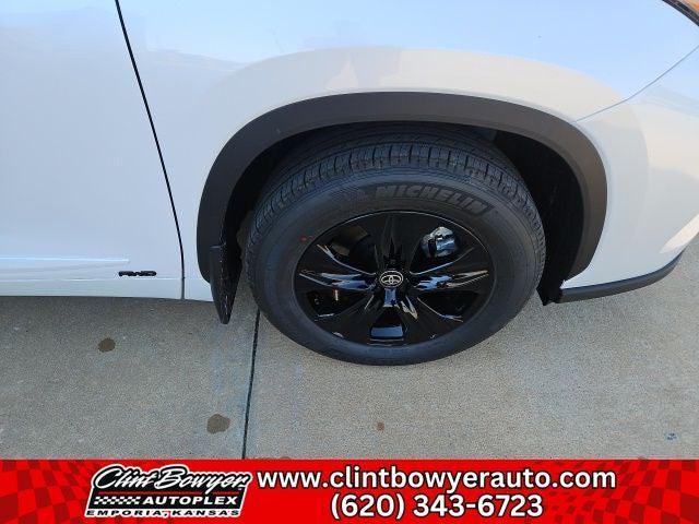 new 2025 Toyota Highlander Hybrid car, priced at $50,237