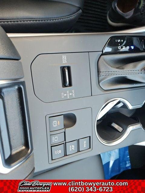 new 2025 Toyota Highlander Hybrid car, priced at $50,237