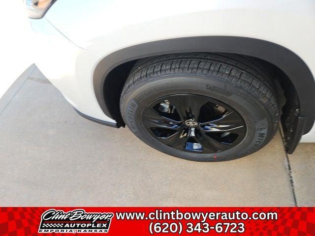 new 2025 Toyota Highlander Hybrid car, priced at $50,237