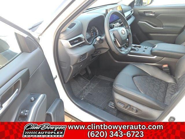 new 2025 Toyota Highlander Hybrid car, priced at $50,237