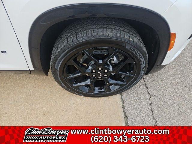 used 2024 Chevrolet Traverse car, priced at $52,963