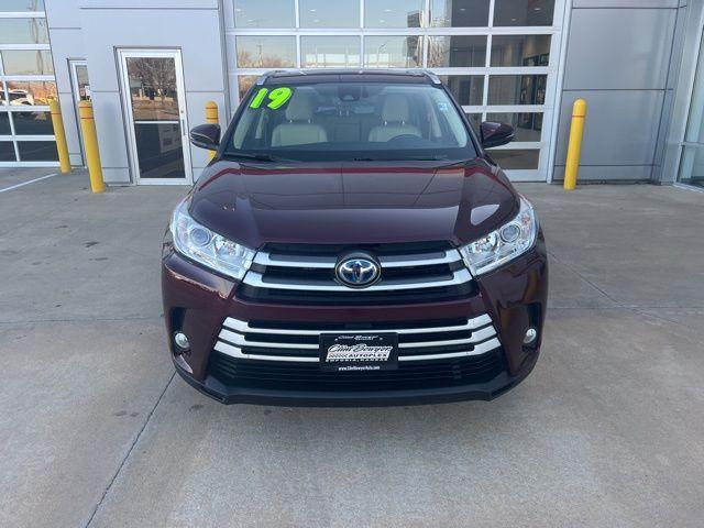 used 2019 Toyota Highlander Hybrid car, priced at $29,663