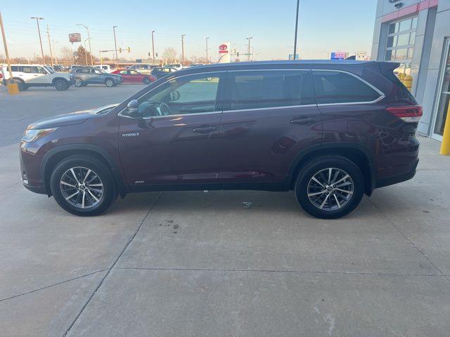 used 2019 Toyota Highlander Hybrid car, priced at $29,663