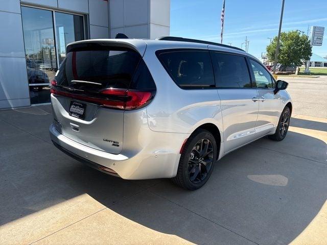 new 2024 Chrysler Pacifica car, priced at $46,190