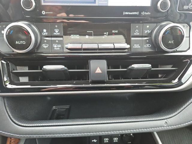 used 2020 Toyota Highlander Hybrid car, priced at $30,663