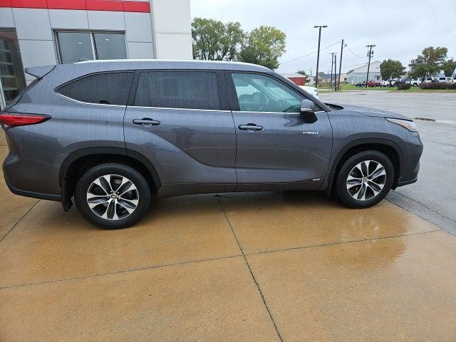 used 2020 Toyota Highlander Hybrid car, priced at $30,663