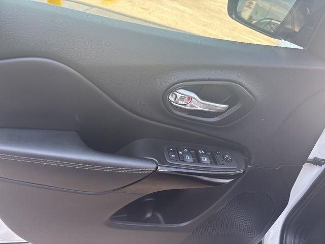 used 2023 Jeep Cherokee car, priced at $22,963