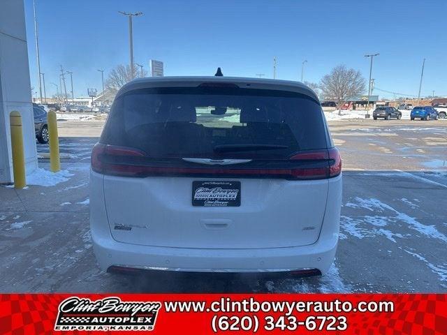 new 2025 Chrysler Pacifica car, priced at $43,415