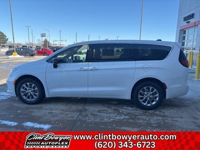 new 2025 Chrysler Pacifica car, priced at $43,415
